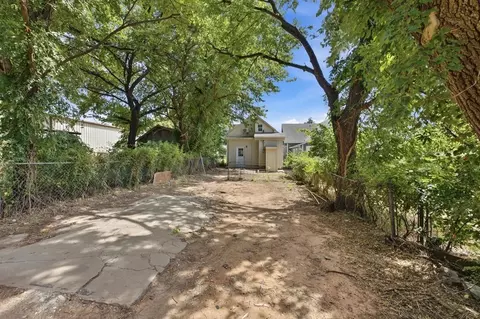 Exterior - 214 E Vilas Ave, Guthrie, OK 73044 photo 7 of 9