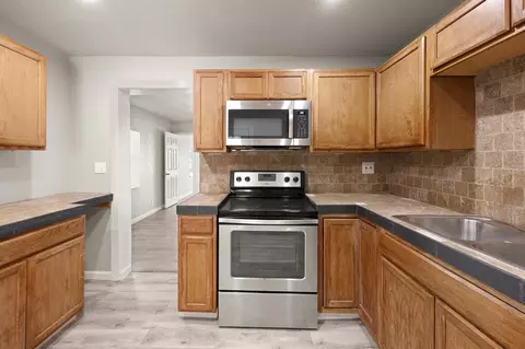Kitchen - 214 E Vilas Ave, Guthrie, OK 73044 photo 3 of 5