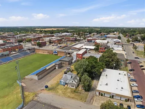 View/Area - 214 E Vilas Ave, Guthrie, OK 73044 photo 2 of 2