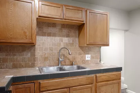 Kitchen - 214 E Vilas Ave, Guthrie, OK 73044 photo 4 of 5