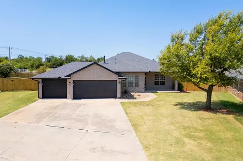 8901 Woodbend Dr, Oklahoma City, OK 73135