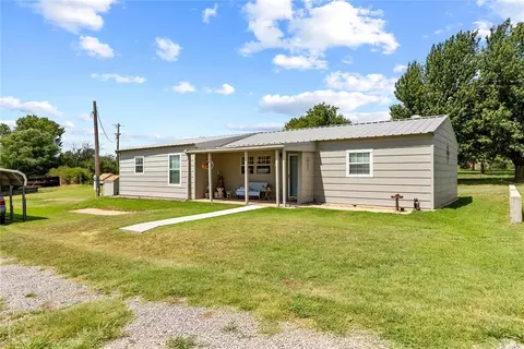 24062 E 990 Rd, Weatherford, OK 73096