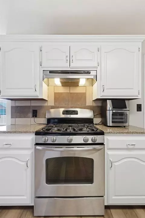 Kitchen - 2816 Shiloh Ln, Altus, OK 73521 photo 5 of 6