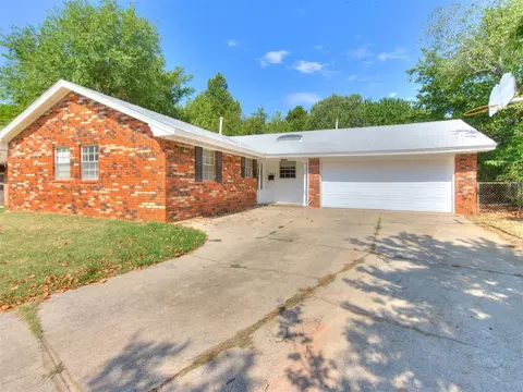 1217 Washington St, Edmond, OK 73034