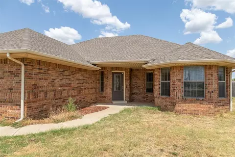 Exterior - 893 S Cemetery Rd, Tuttle, OK 73089 photo 3 of 10