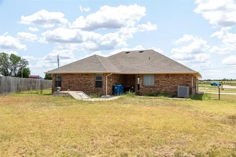 Exterior - 893 S Cemetery Rd, Tuttle, OK 73089 photo 10 of 10