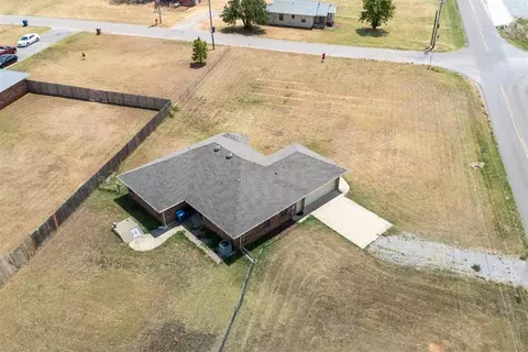 View/Area - 893 S Cemetery Rd, Tuttle, OK 73089 photo 3 of 3