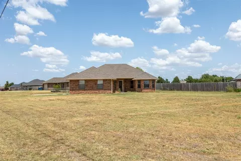 Exterior - 893 S Cemetery Rd, Tuttle, OK 73089 photo 5 of 10