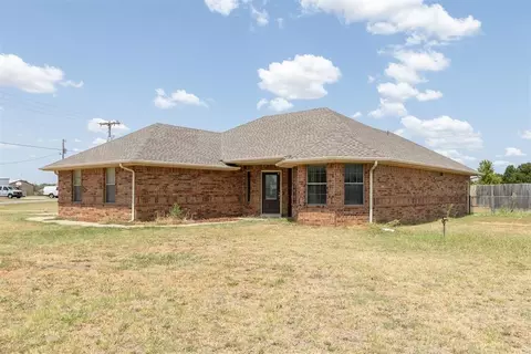 Exterior - 893 S Cemetery Rd, Tuttle, OK 73089 photo 2 of 10