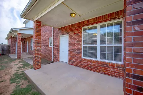 Exterior - 324 Shrill St, Norman, OK 73071 photo 4 of 10
