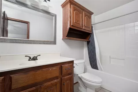 Bath - 324 Shrill St, Norman, OK 73071 photo 5 of 5