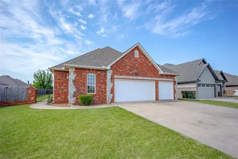 Exterior - 324 Shrill St, Norman, OK 73071 photo 2 of 10