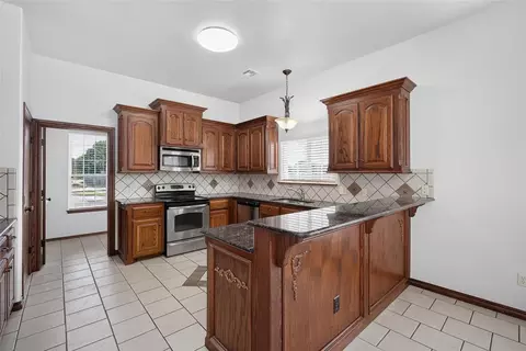 Kitchen - 324 Shrill St, Norman, OK 73071 photo 1 of 3