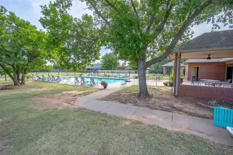 Exterior - 324 Shrill St, Norman, OK 73071 photo 9 of 10