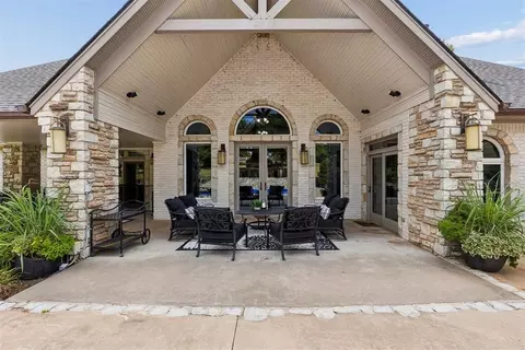 Exterior - 9325 E State Highway 9, Norman, OK 73026 photo 2 of 5