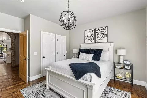 Bedroom - 9325 E State Highway 9, Norman, OK 73026 photo 3 of 9