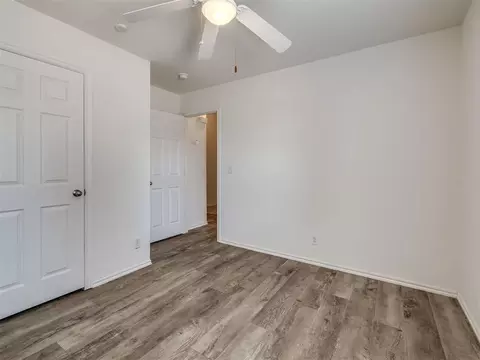 Bedroom - 521 Apache Gate Dr, Yukon, OK 73099 photo 9 of 9