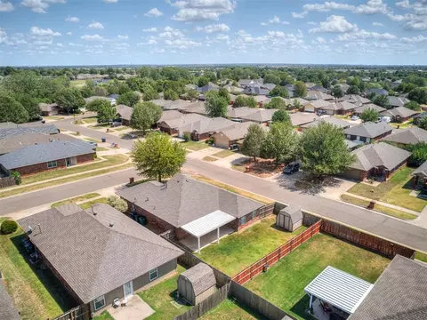View/Area - 521 Apache Gate Dr, Yukon, OK 73099 photo 5 of 5