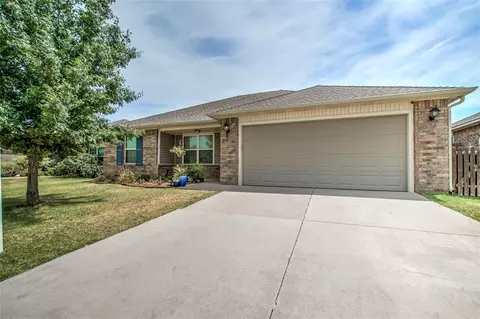 2900 Sun Berry Way, Yukon, OK 73099
