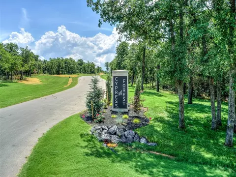 8112 Cypress Forest Cir, Oklahoma City, OK 73150