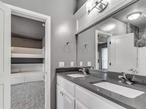 Bath - 3101 Firefly Dr, Norman, OK 73071 photo 6 of 9
