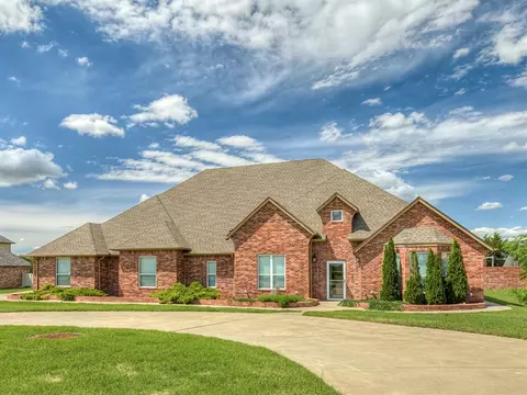 Exterior - 3101 Firefly Dr, Norman, OK 73071 photo 3 of 9