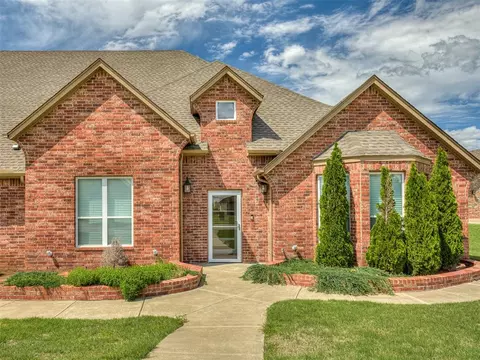Exterior - 3101 Firefly Dr, Norman, OK 73071 photo 4 of 9