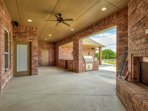Exterior - 3101 Firefly Dr, Norman, OK 73071 photo 6 of 9