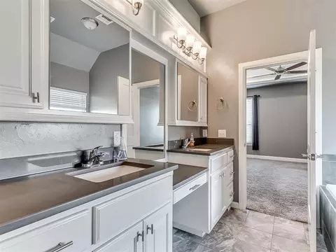 Bath - 3101 Firefly Dr, Norman, OK 73071 photo 1 of 9