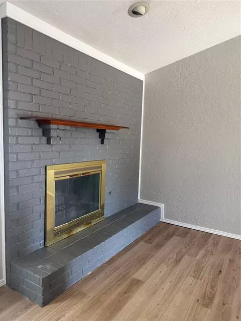 Living - 900 Polk St, Altus, OK 73521 photo 1 of 2