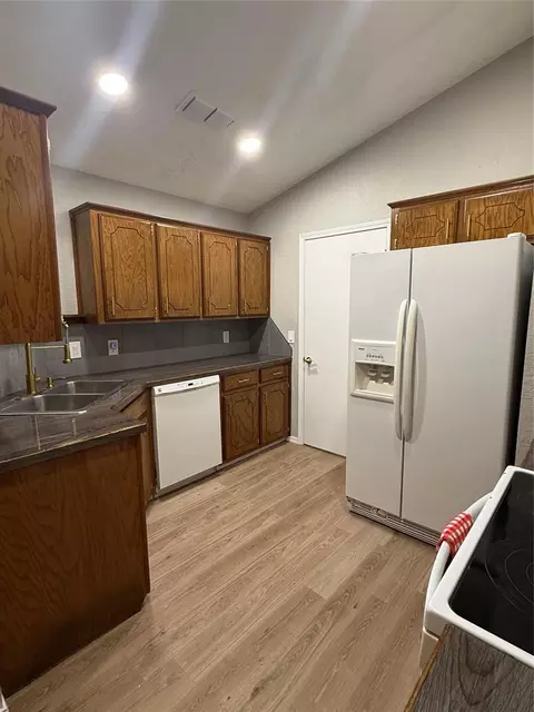 Kitchen - 900 Polk St, Altus, OK 73521 photo 2 of 3