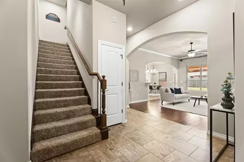 Entry Way - 4924 Champlain Pl, Edmond, OK 73025 photo 2 of 5