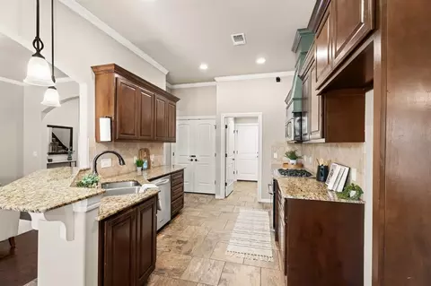 Entry Way - 4924 Champlain Pl, Edmond, OK 73025 photo 5 of 5