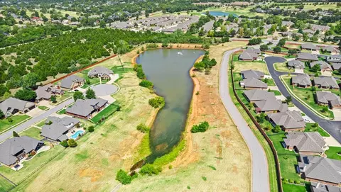 View/Area - 4924 Champlain Pl, Edmond, OK 73025 photo 3 of 4