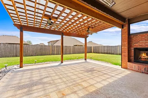 Exterior - 4924 Champlain Pl, Edmond, OK 73025 photo 3 of 4