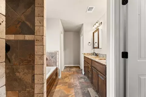 Entry Way - 4924 Champlain Pl, Edmond, OK 73025 photo 4 of 5