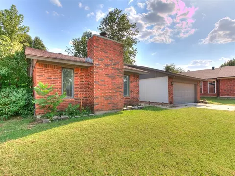 8208 N Crestline Ct, Oklahoma City, OK 73132