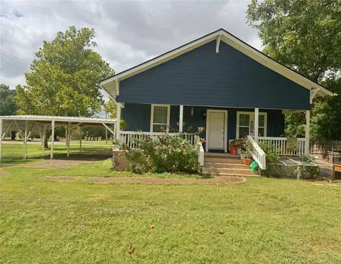 611 SW 6th St, Lindsay, OK 73052