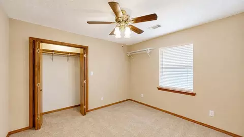 Bedroom - 105 Viking Loop, Ardmore, OK 73401 photo 6 of 7