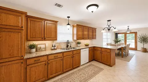 Kitchen - 105 Viking Loop, Ardmore, OK 73401 photo 1 of 6