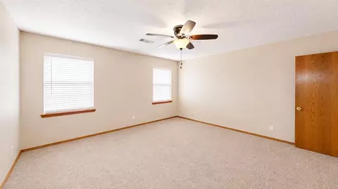 Bedroom - 105 Viking Loop, Ardmore, OK 73401 photo 4 of 7