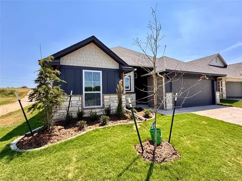 Exterior - 1312 Colonial Ave, Tuttle, OK 73089 photo 2 of 3