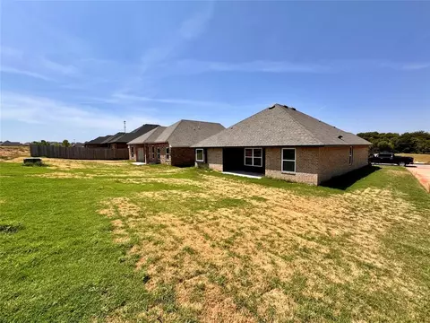 Exterior - 1312 Colonial Ave, Tuttle, OK 73089 photo 3 of 3