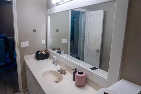 Bath - 8979 E 95th St, Tulsa, OK 74133 photo 2 of 4