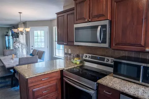 Kitchen - 8979 E 95th St, Tulsa, OK 74133 photo 2 of 2