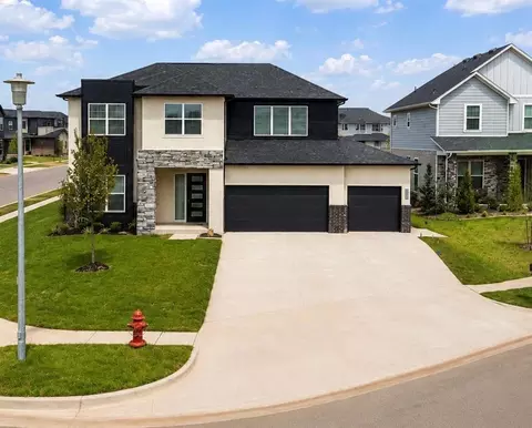 15501 Echo Park Dr, Edmond, OK 73013