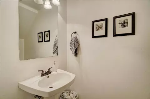 Bath - 3201 Walnut Rd, Norman, OK 73072 photo 5 of 8