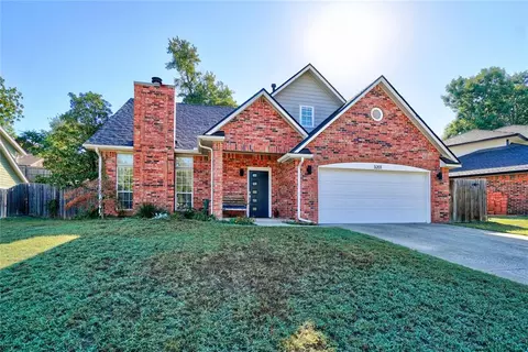 Exterior - 3201 Walnut Rd, Norman, OK 73072 photo 3 of 5