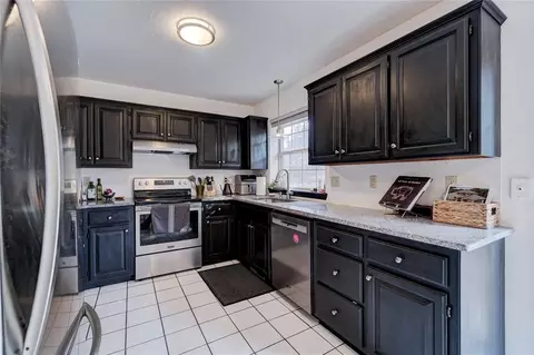 Kitchen - 3201 Walnut Rd, Norman, OK 73072 photo 3 of 8