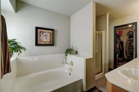 Bath - 3201 Walnut Rd, Norman, OK 73072 photo 1 of 8